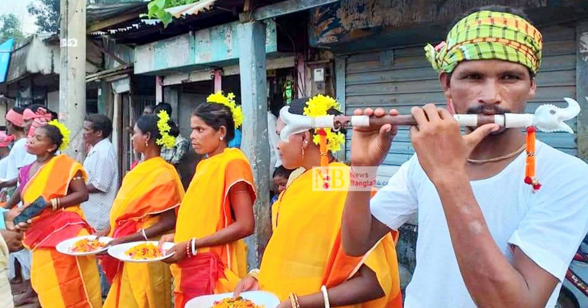 ঐতিহ্যের করম উৎসব উদযাপন করল ক্ষুদ্র নৃগোষ্ঠীর মানুষেরা