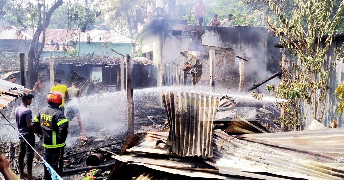 আগুনে পুড়লো ৬ গরিবের বসত ঘর