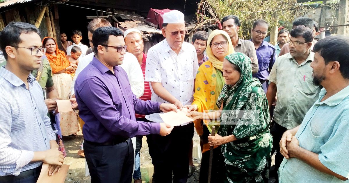 আগুনে পুড়লো ৬ গরিবের বসত ঘর