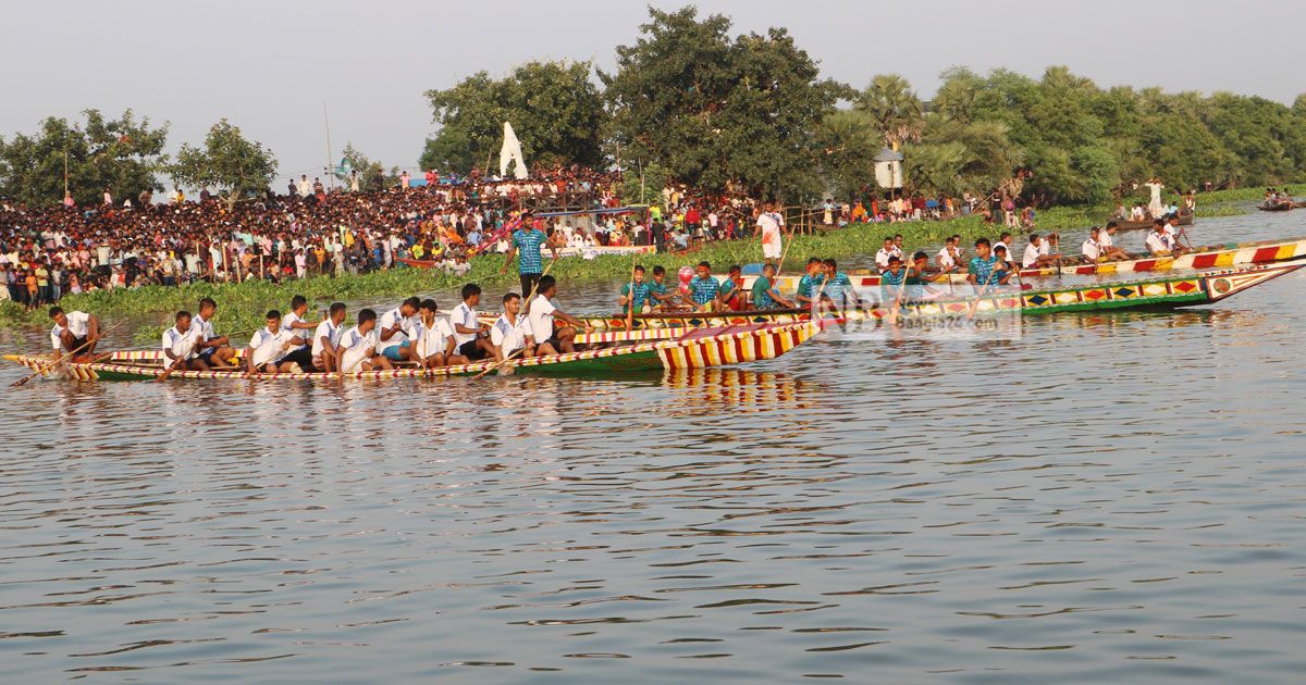 জবই বিলের ঐতিহ্যবাহী নৌকাবাইচ
