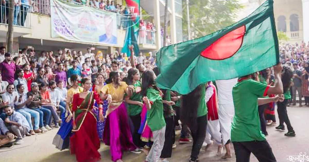 বিশ্বকাপ-উন্মাদনায়-জবিতে-ফ্ল্যাশ-মব