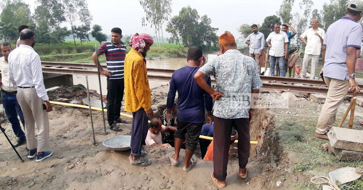 ২৪ ঘণ্টা পর কুড়িগ্রামে রেল যোগাযোগ স্বাভাবিক