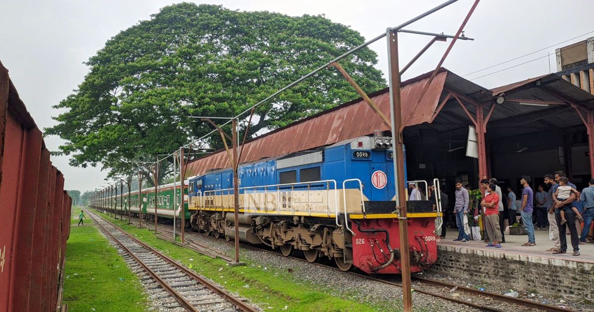 ২৪-ঘণ্টা-পর-কুড়িগ্রামে-রেল-যোগাযোগ-স্বাভাবিক