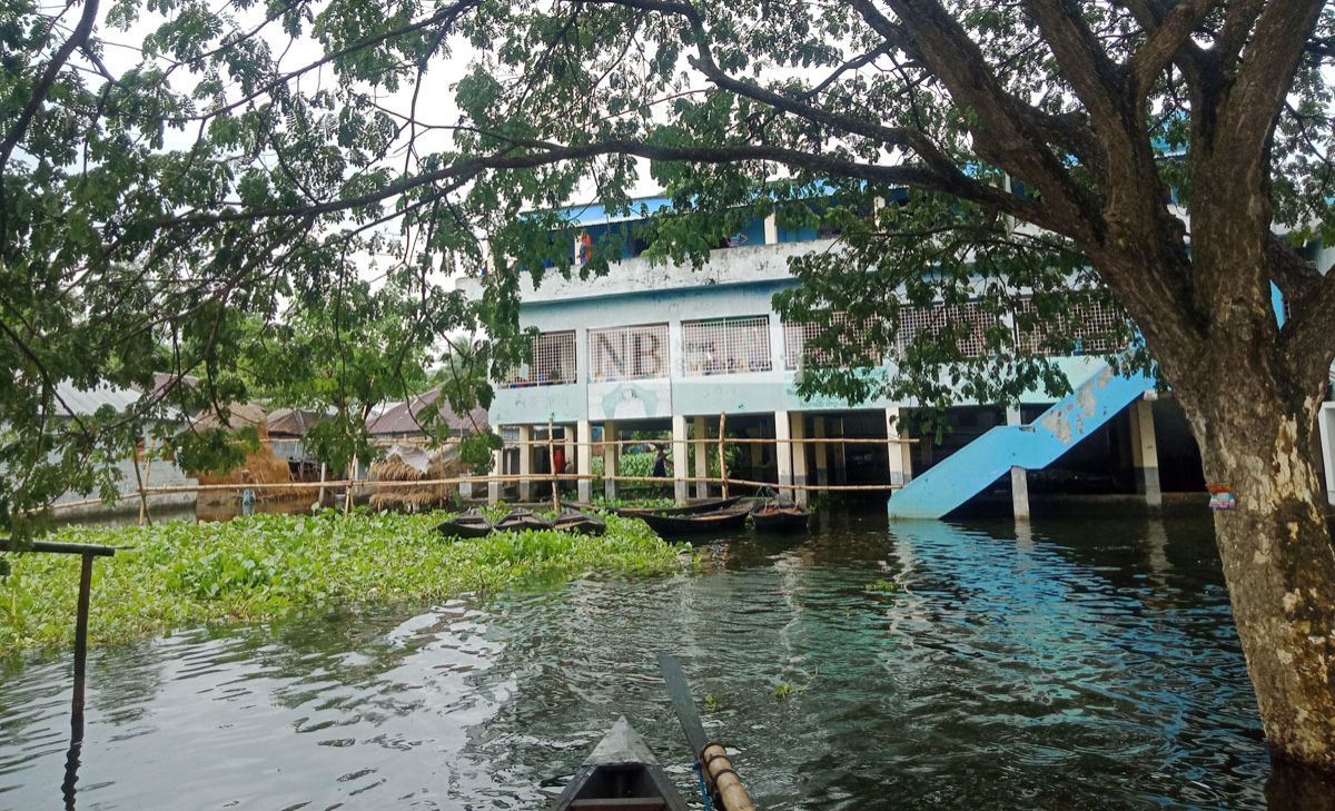 নদীতীরের লঞ্চঘাট নয়, এগুলো বিদ্যালয় ভবন