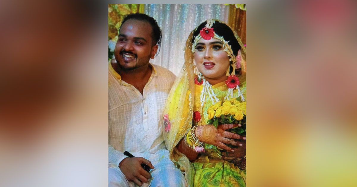 বৌভাতের-শেরওয়ানি-কিনতে-গিয়ে--ট্রাকের-নিচে