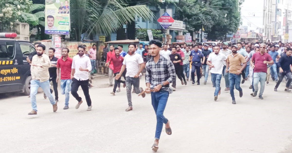 কুমিল্লায় ৫০০ জনের বিরুদ্ধে মামলা, যুবলীগের ২ কর্মী গ্রেপ্তার