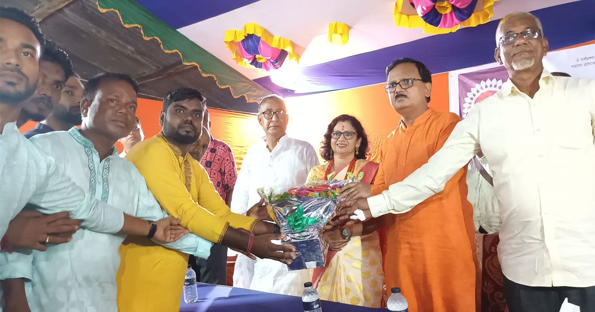চা-বাগানের-পূজা-দেখতে-ভারতীয়-সহকারী-হাইকমিনার