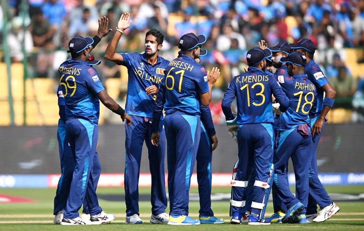 বিশ্ব চ্যাম্পিয়নদের শিবিরে বিদায়ের সুর বাজাল শ্রীলঙ্কা