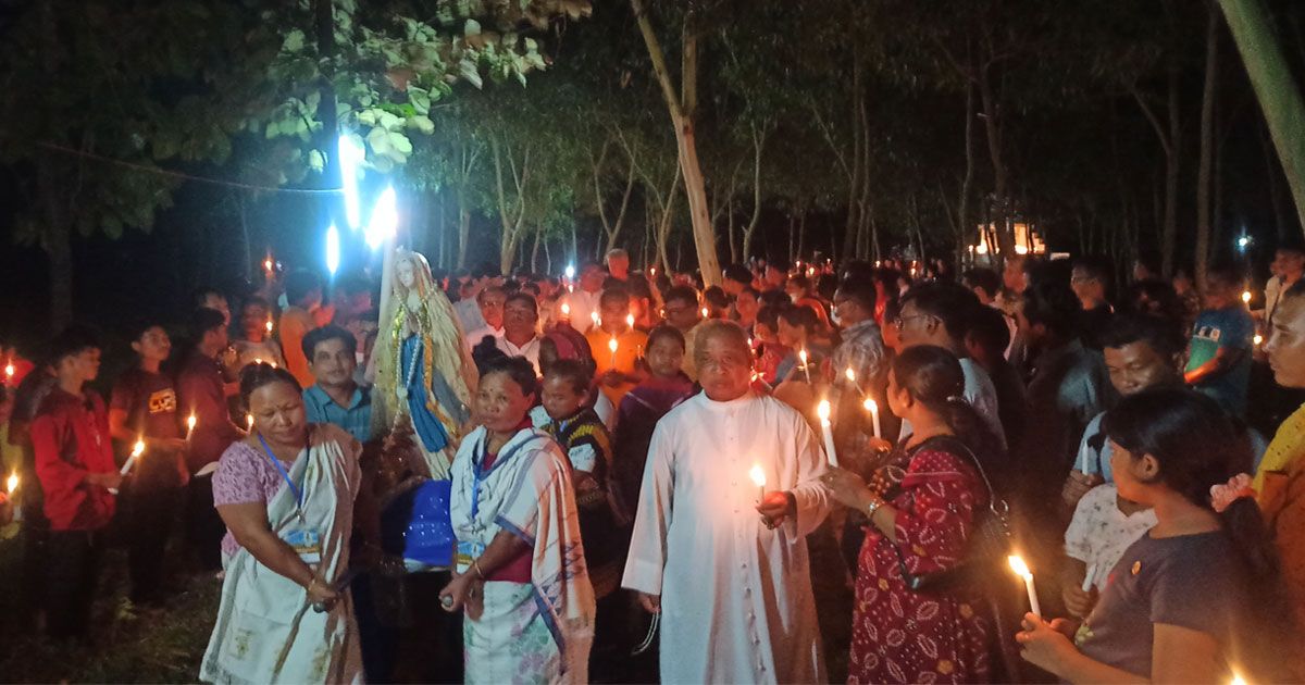 Thousands-of-candlelight-prayers-at-Garo-Hill
