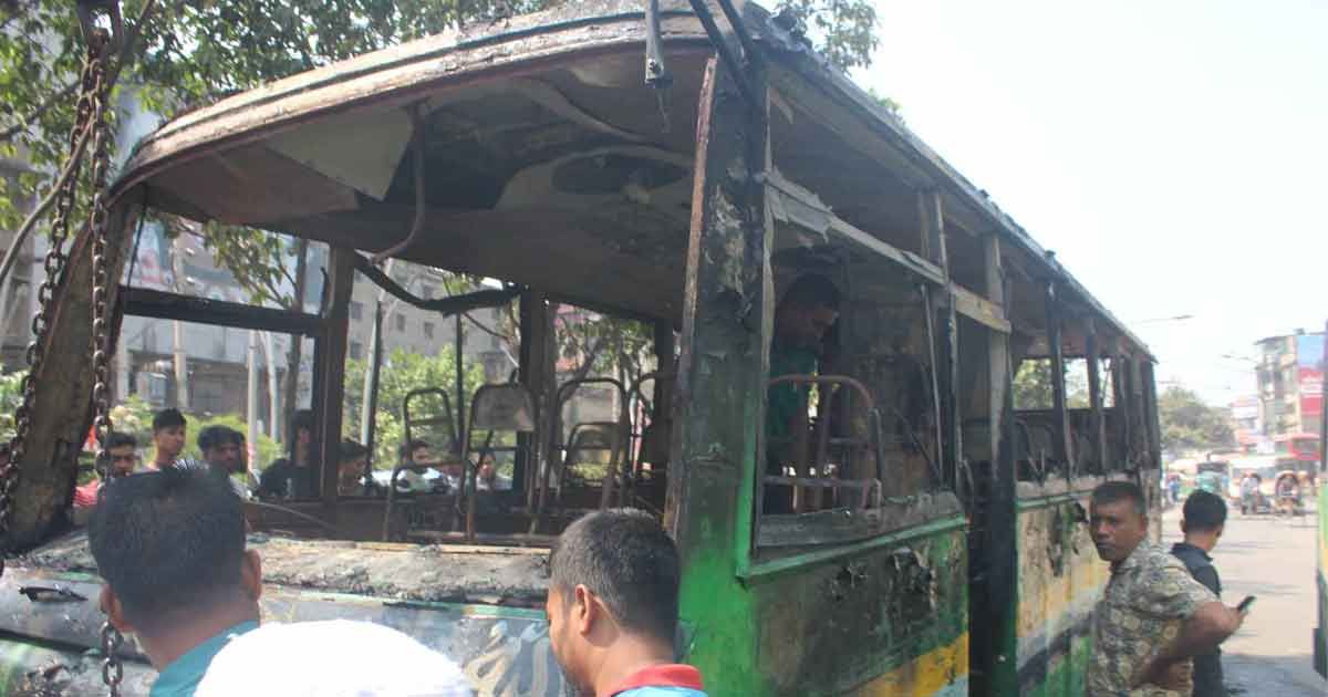 যাত্রী-সেজে-বিহঙ্গ-বাসে-আগুন-ধারণা-পুলিশের