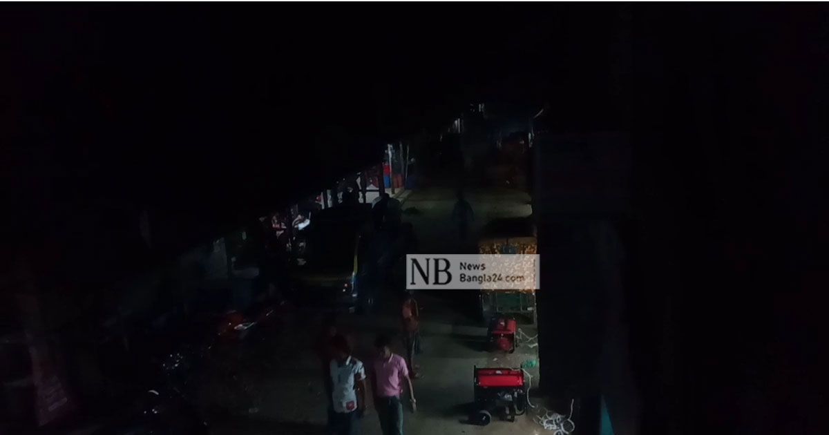 হামুনের-তাণ্ডবে-এক-সপ্তাহ-বিদ্যুৎহীন-বাঁশখালী-জনভোগান্তি-চরমে