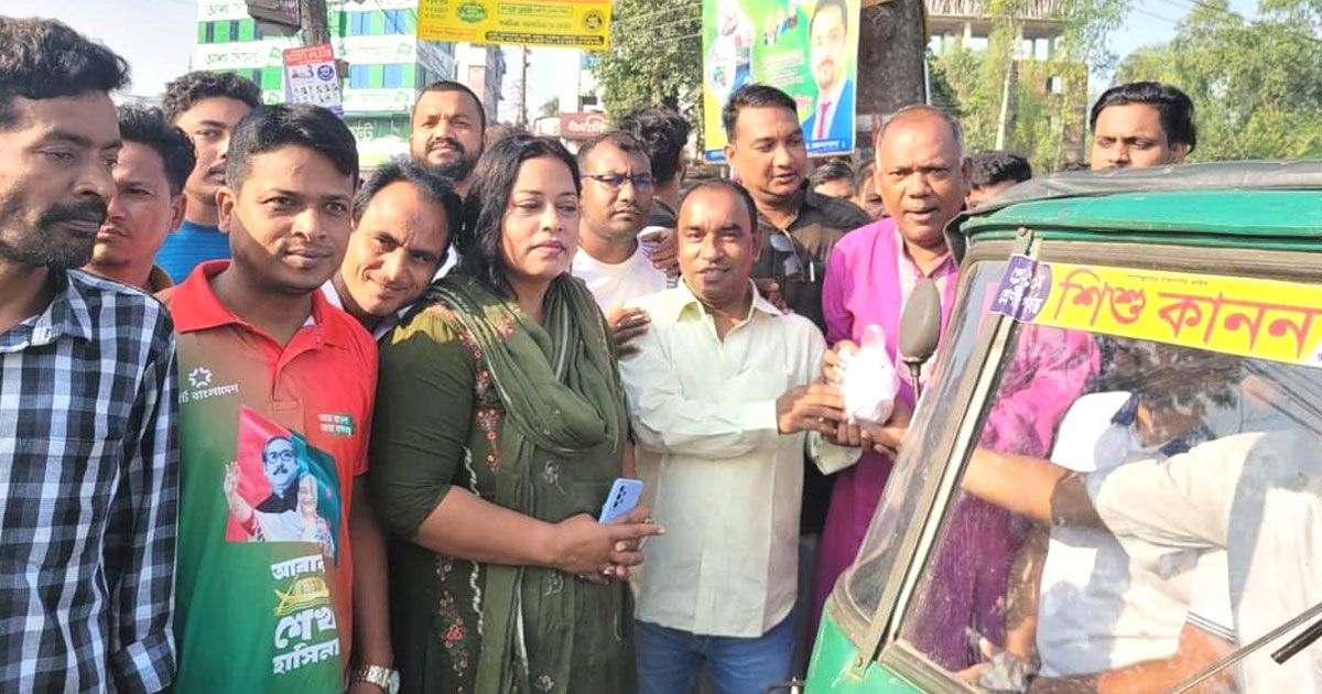 অবরোধে সড়কে গাড়ি নামালেই মিলছে খাবারের প্যাকেট