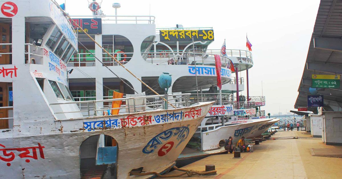 অবরোধে-যাত্রীহীন-সদরঘাট-লঞ্চও-চলছে-হাতেগোনা