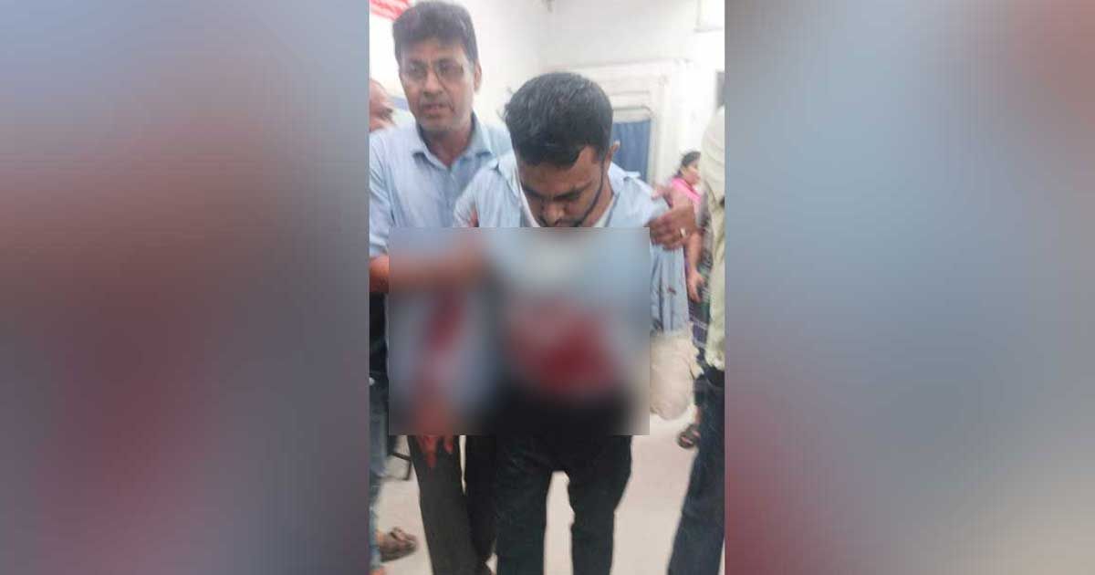 ট্রাকে-ট্রেনের-ধাক্কা-কবজি-বিচ্ছিন্ন-ট্রেনযাত্রীর