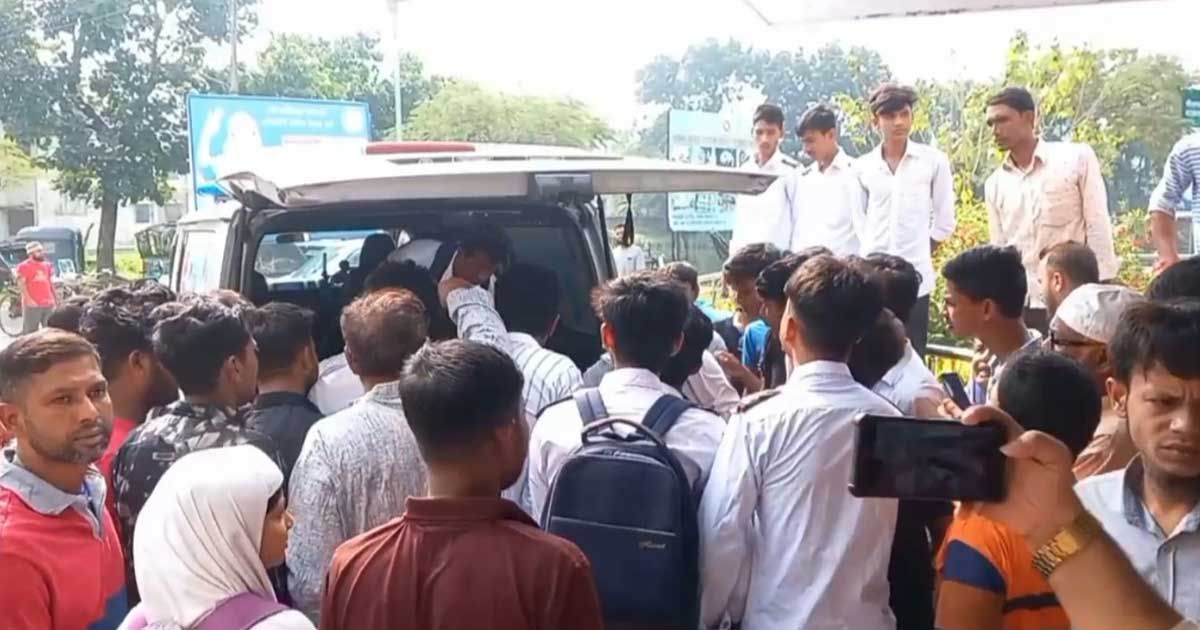 পাবনায়-বাইকে-করিমনের-ধাক্কা-প্রাণ-গেল-স্কুলছাত্রের