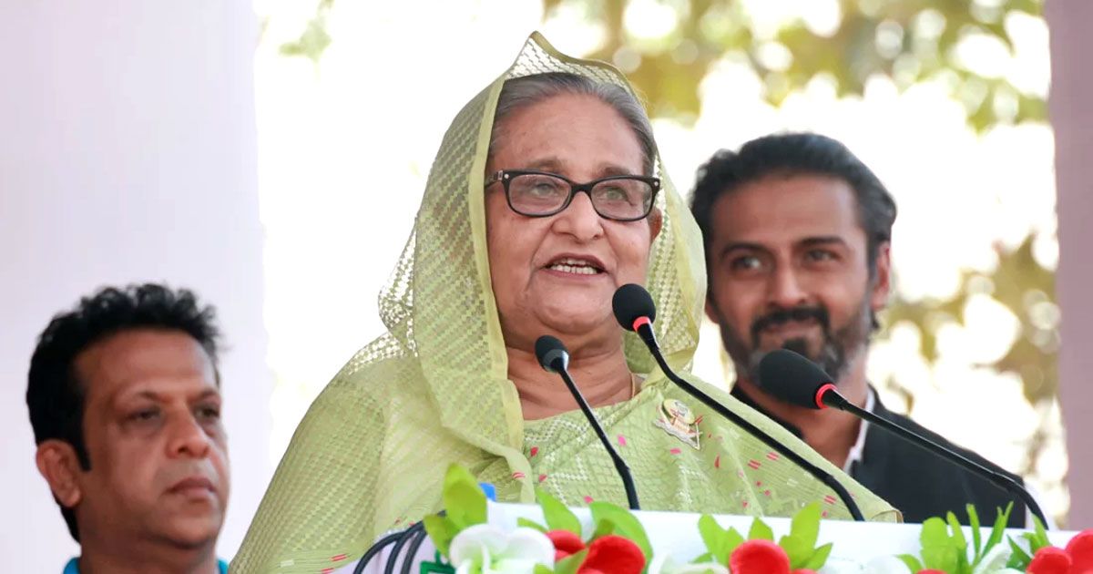 সরকারি চাকুরেদের ৫, অথচ পোশাক শ্রমিকদের মজুরি বেড়েছে ৫৬ শতাংশ