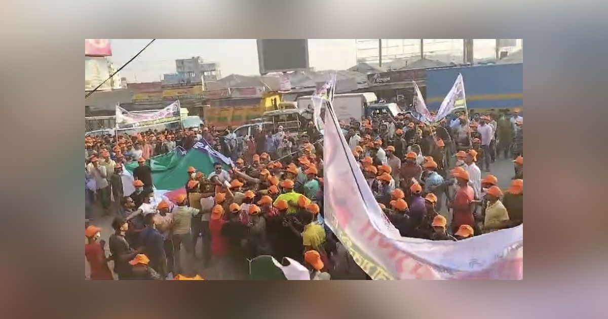 যুবলীগের-প্রতিষ্ঠাবার্ষিকীর-অনুষ্ঠানে-হট্টগোল-মারধর-সড়কে-যানজট