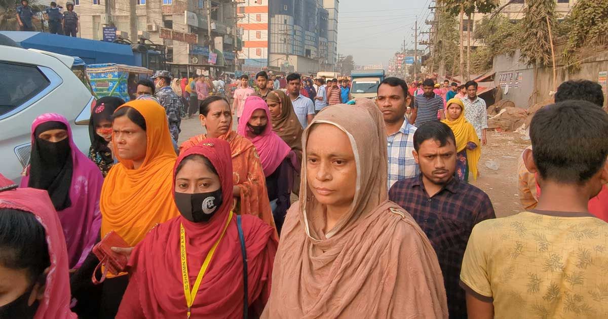 সাভারে শ্রমিক বিক্ষোভ: বন্ধের পর খুলেছে প্রায় সব কারখানা