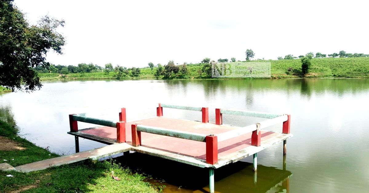 কমলগঞ্জে-চা-বাগান-ঘেরা-দৃষ্টিনন্দন-ক্যামেলিয়া-লেক