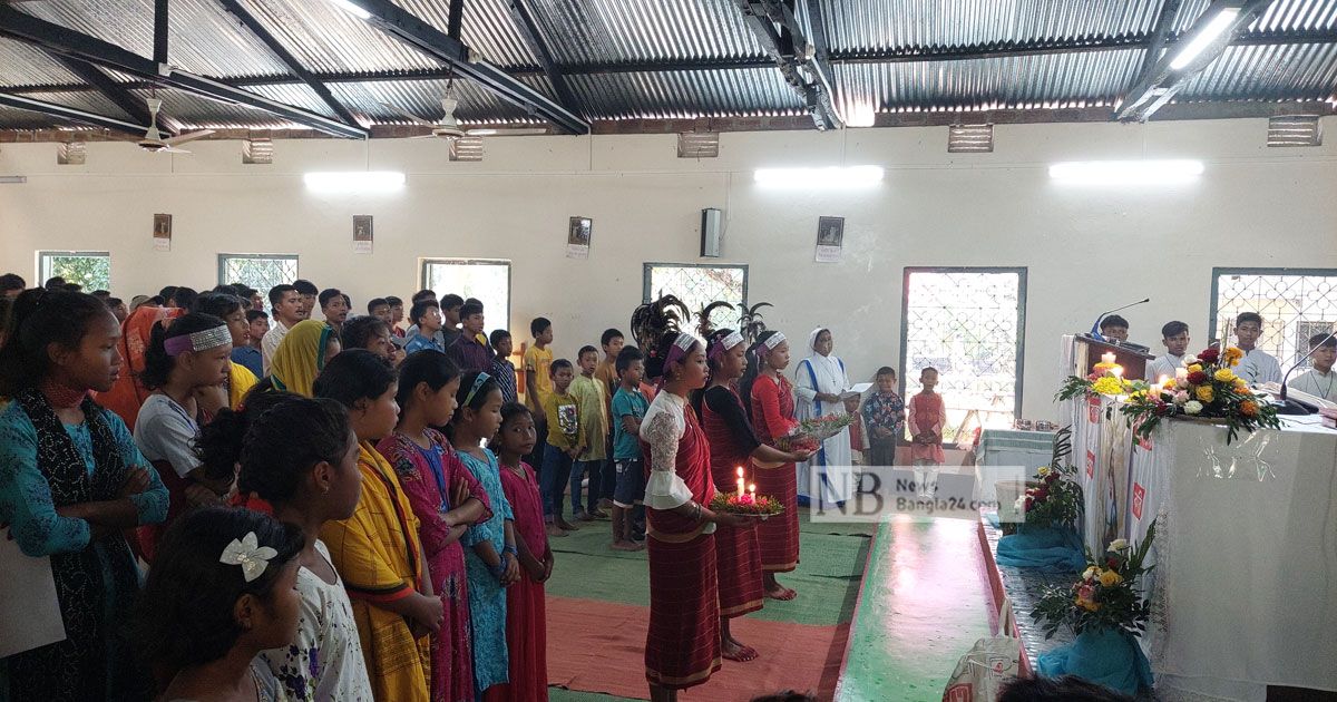 নেচে-গেয়ে উদযাপিত হলো গারোদের ‘ওয়ানগালা’ উৎসব