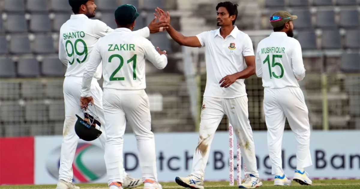 ৩১৭-রানে-ইনিংস-শেষ-করল-নিউজিল্যান্ড