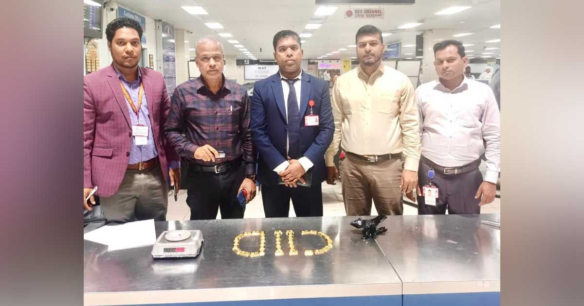 উড়োজাহাজের সিটের নিচে সাড়ে ৪ কেজি স্বর্ণ