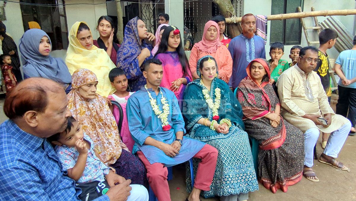 ভালোবাসার টানে সাইপ্রাসের তরুণী সাভারে