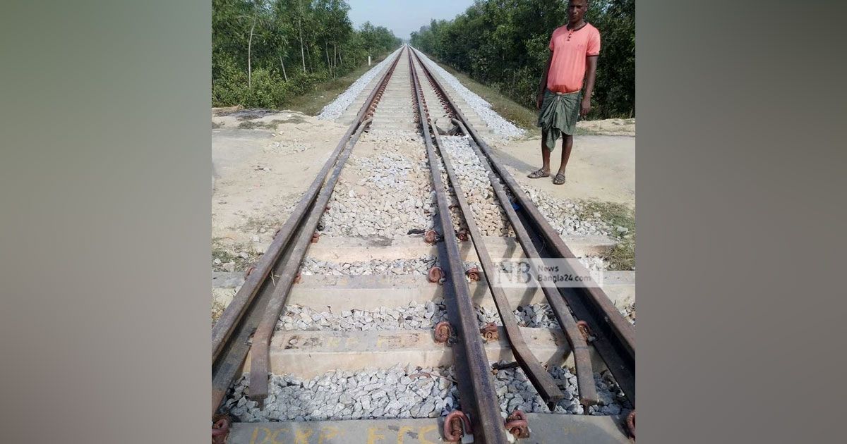 কক্সবাজার রুট চালুর পরদিনই রেললাইনের নাট-বল্টু উধাও