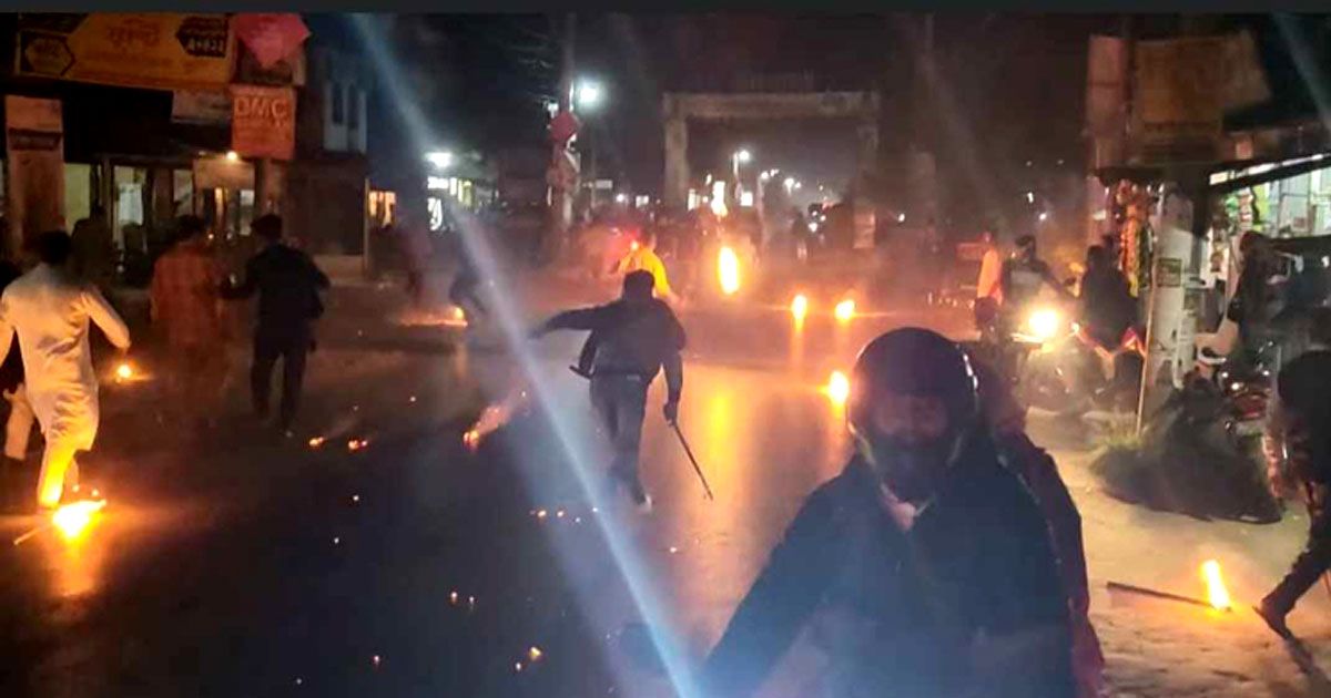 BNP-left-the-torch-on-the-road-after-being-chased-by-Awami-League