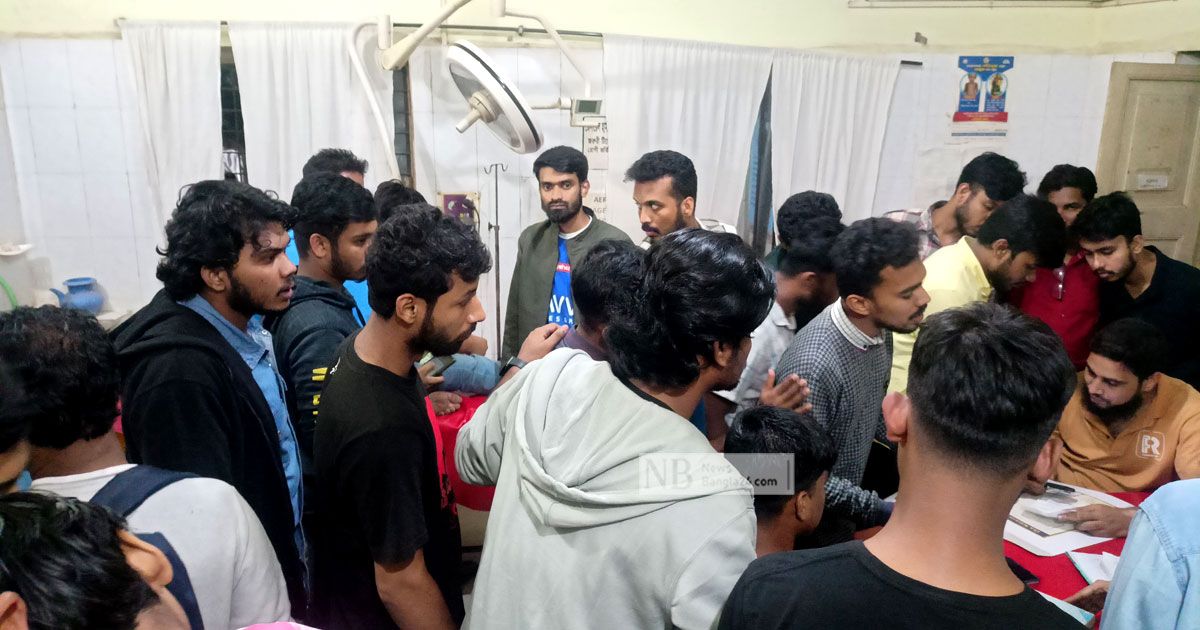 Bus-drivers-attack-Victoria-College-students