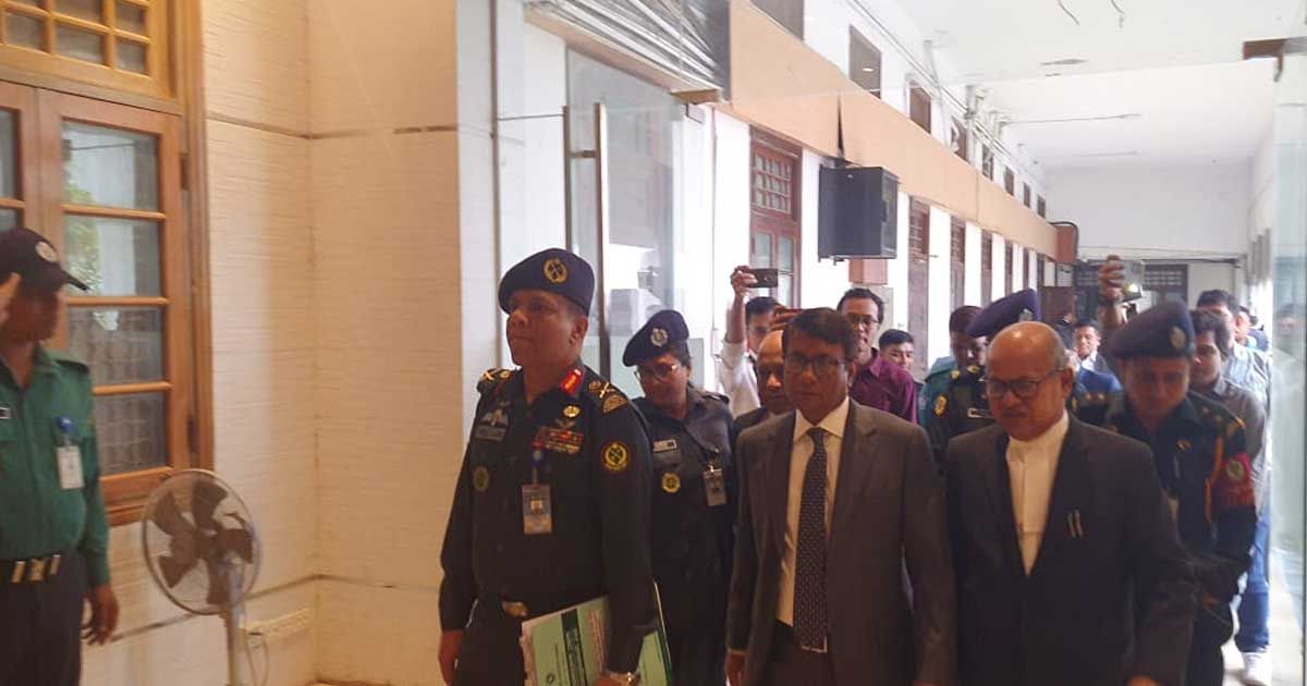 The-IG-Prisons-and-Security-Secretary-offered-an-unconditional-apology-during-the-implementation-of-the-verdict