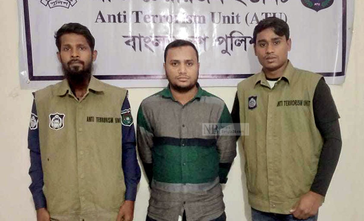 আনসার আল ইসলামের দুই সদস্যসহ গ্রেপ্তার ৩