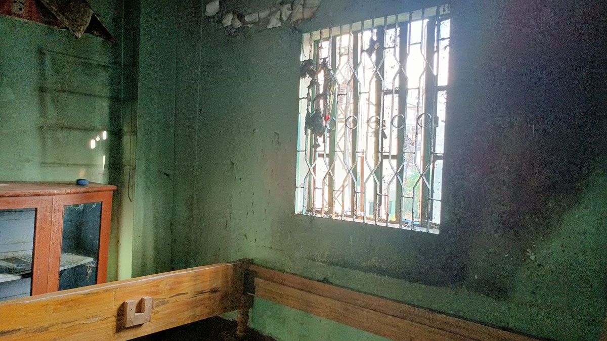জানালা দিয়ে আগুনের গোলা আসতে দেখেন নারগিছ