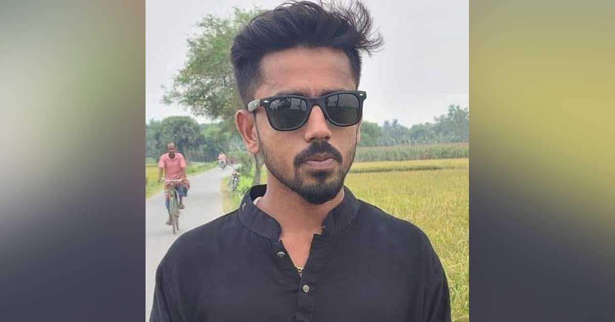 বটগাছে বাইকের ধাক্কায় প্রাণ গেল কলেজছাত্রের
