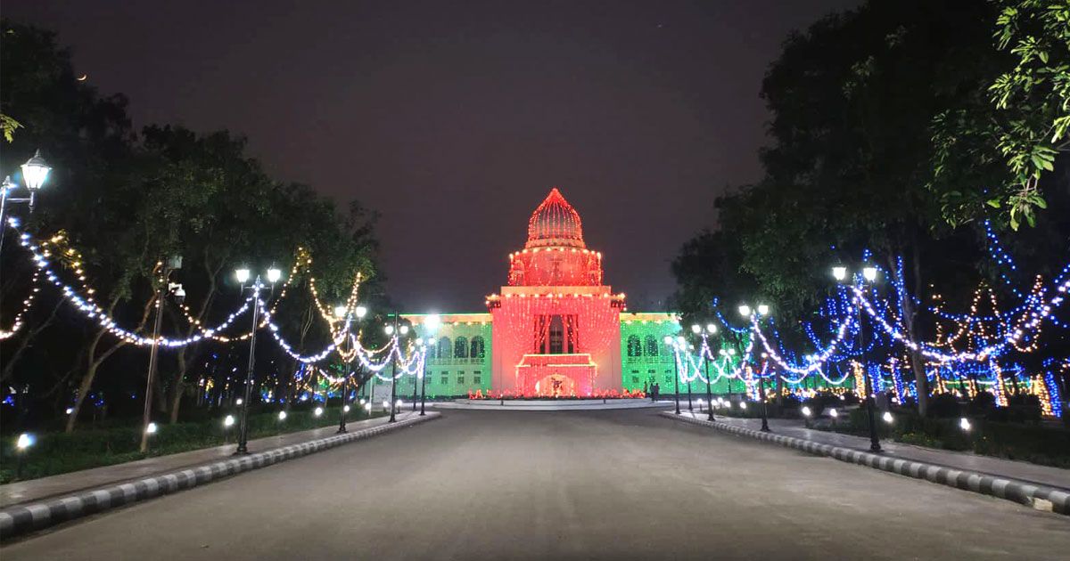 লাল-সবুজে বর্ণিল রাতের রাজধানী