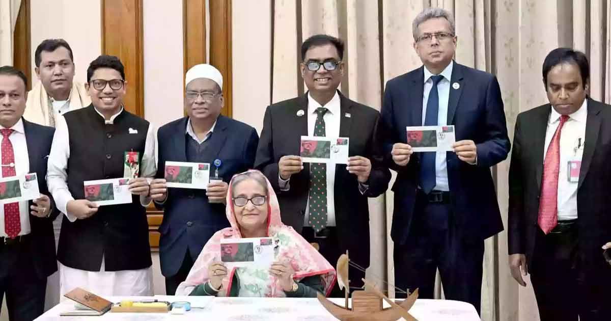 বিজয়-দিবসে-বিশেষ-ডাকটিকিট-অবমুক্ত-করলেন-প্রধানমন্ত্রী