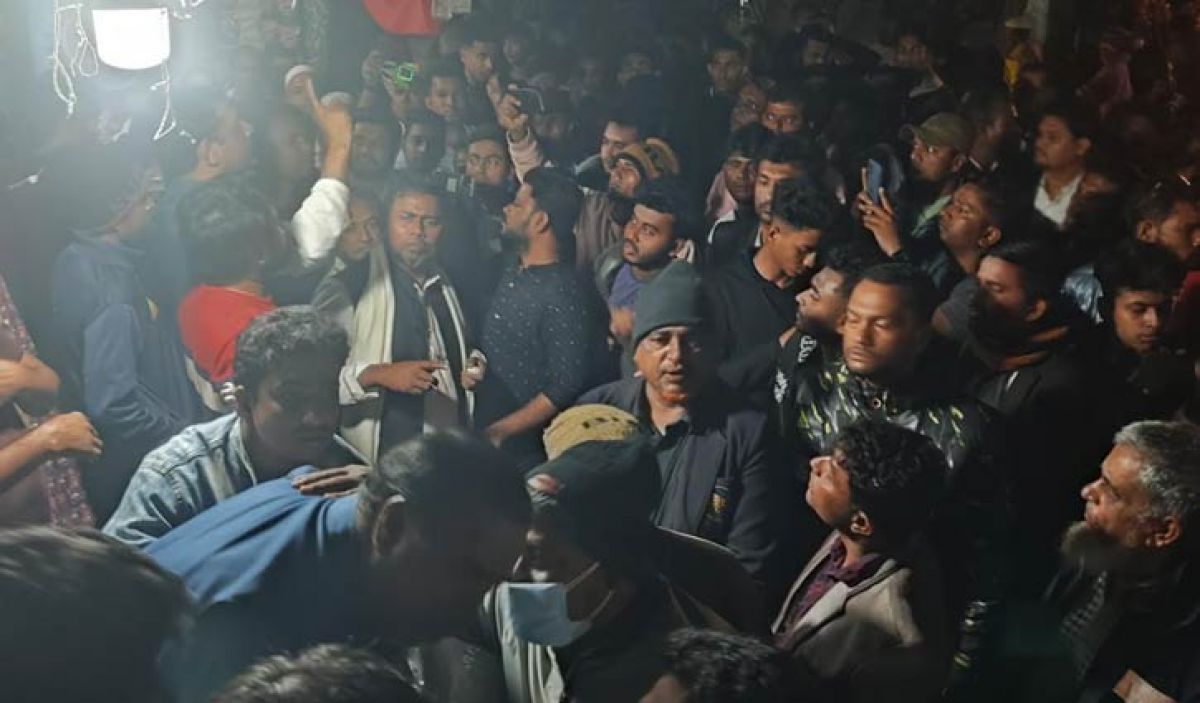 কুমিল্লায় আওয়ামী লীগ ও স্বতন্ত্র প্রার্থীর সমর্থকদের সংঘর্ষ