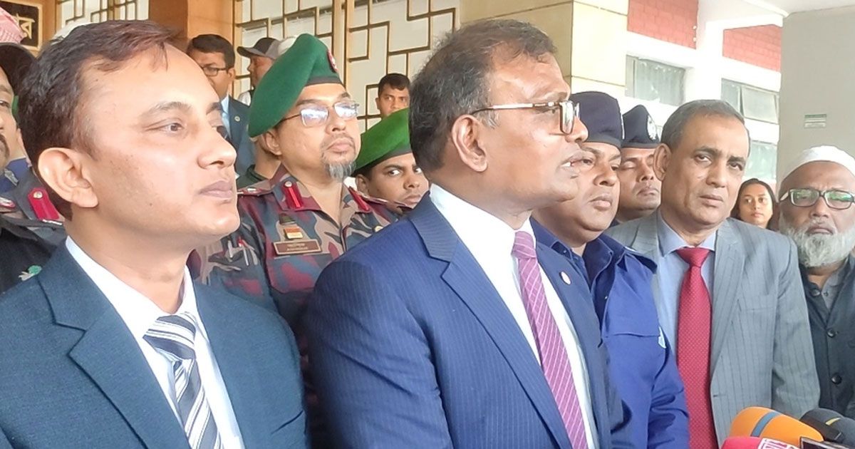 নির্বাচনে দায়িত্বরতরা কোনো দলের নয়: ইসি