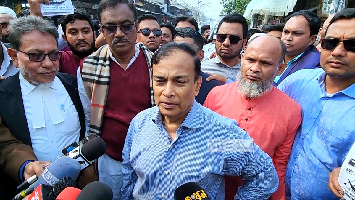 বরিশাল সদরে ট্রাক নিয়ে টেনশনে নৌকা