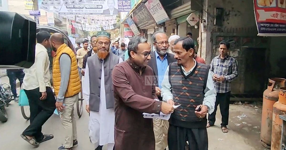 বরিশাল সদরে ট্রাক নিয়ে টেনশনে নৌকা
