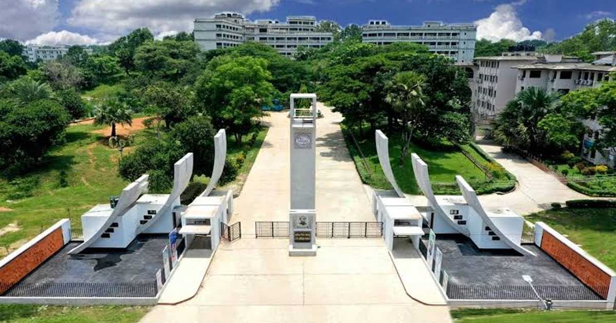 
কুমিল্লা-বিশ্ববিদ্যালয়ে-সিনিয়র-শিক্ষককে-থাপ্পড়-মেরেছেন-জুনিয়র-শিক্ষক