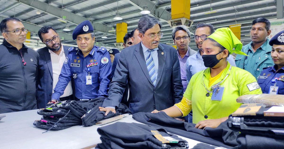 পোশাক-শ্রমিকদের-সঠিক-কর্মপরিবেশ-নিশ্চিতে-কাজ-করছি-মানবাধিকার-কমিশন-চেয়ারম্যান
