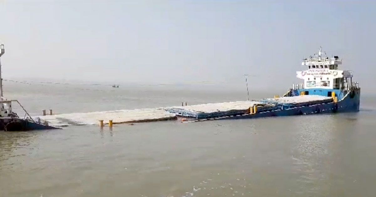 সুন্দরবনের-নদীতে-ফ্লাইঅ্যাশ-নিয়ে-কার্গো-জাহাজডুবি