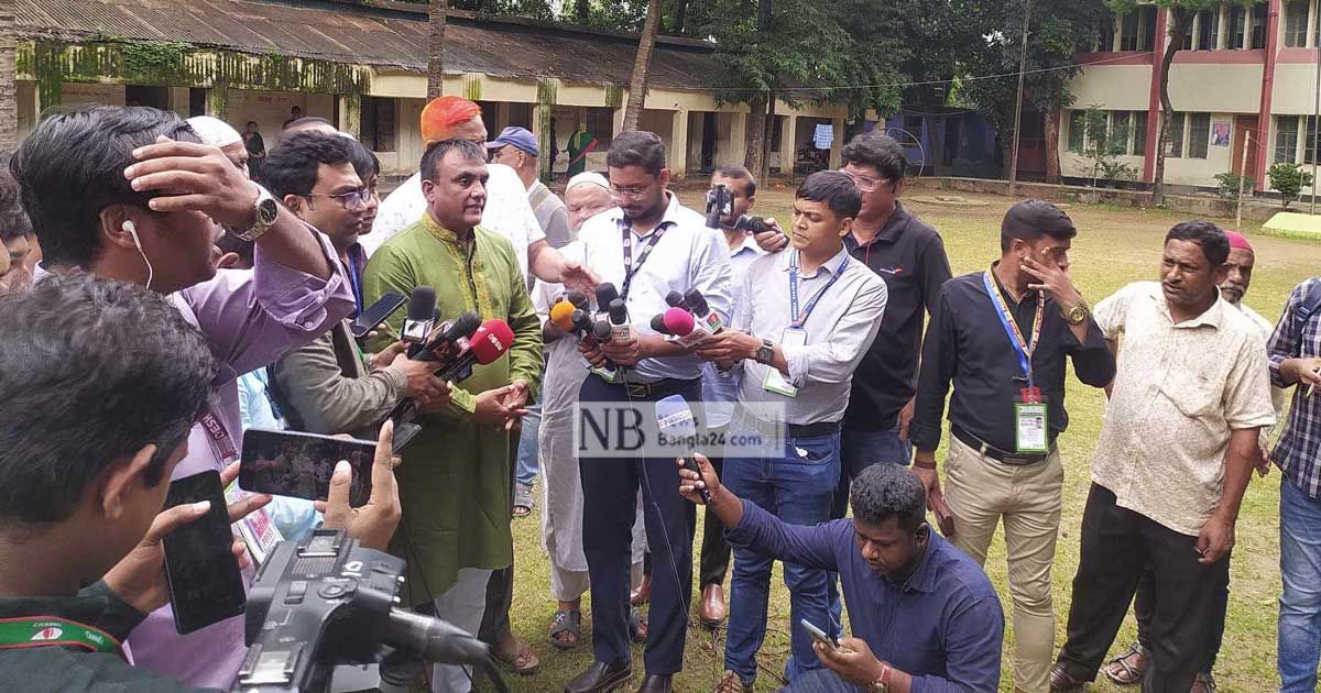 ভোটকেন্দ্রে অবাধে প্রবেশ করতে পারবেন সংবাদকর্মীরা