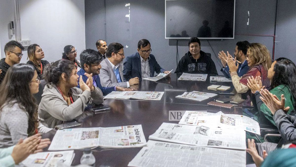 নিউজবাংলা কার্যালয়ে সিইউবি শিক্ষার্থীরা
