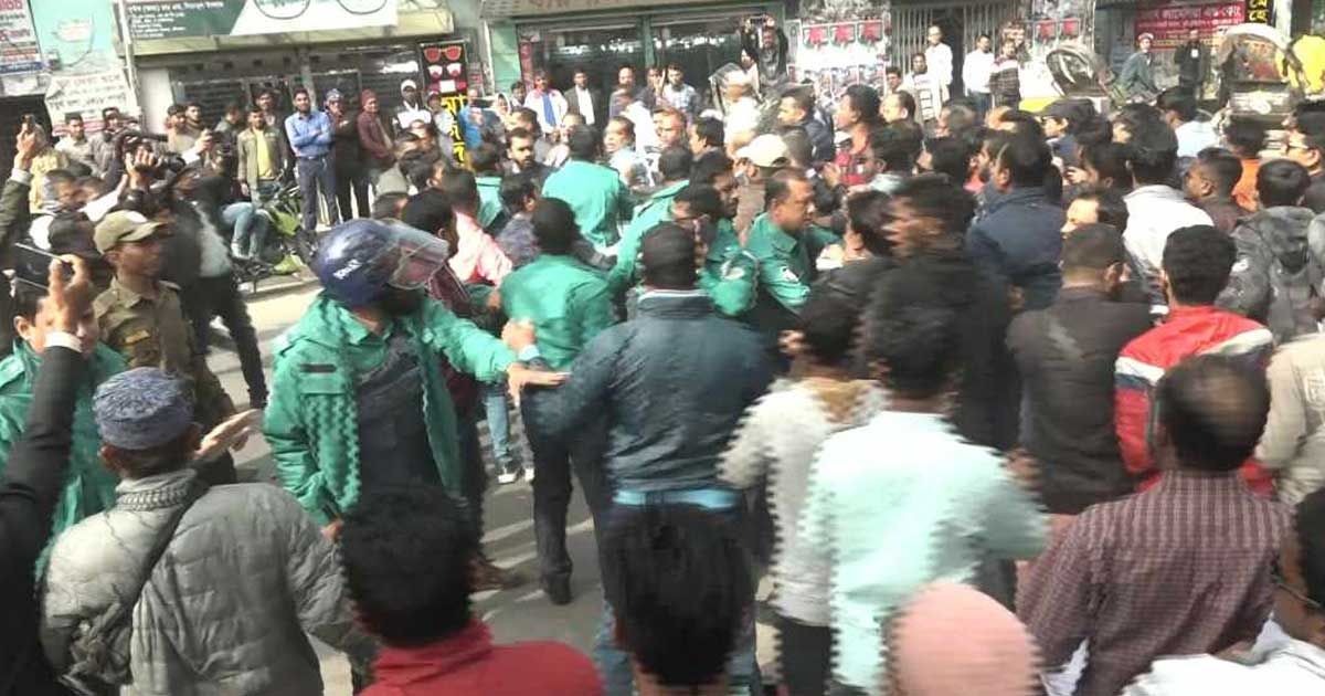 পুলিশের-সঙ্গে-ধস্তাধস্তির-পর-সাবেক-এমপি-আবুলসহ-৭-জন-আটক