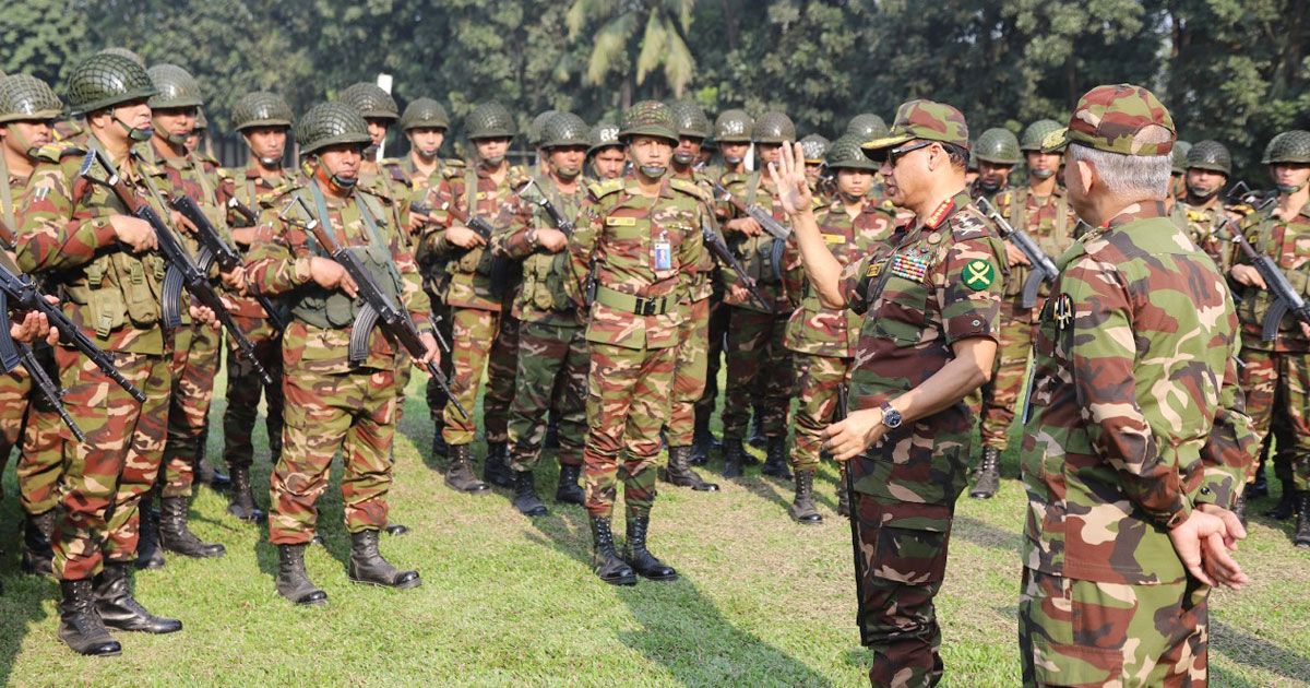 নির্বাচন উপলক্ষে মোতায়েন করা সেনাবাহিনীর কার্যক্রম পরিদর্শন করেছেন সেনাপ্রধান