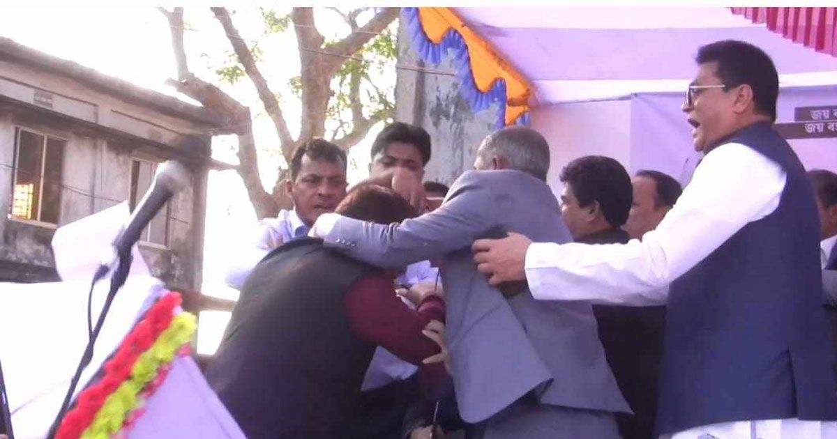 প্রবাসী-কল্যাণ-মন্ত্রীর-শেষ-জনসভায়-আওয়ামী-লীগ-নেতাদের-সংঘর্ষ