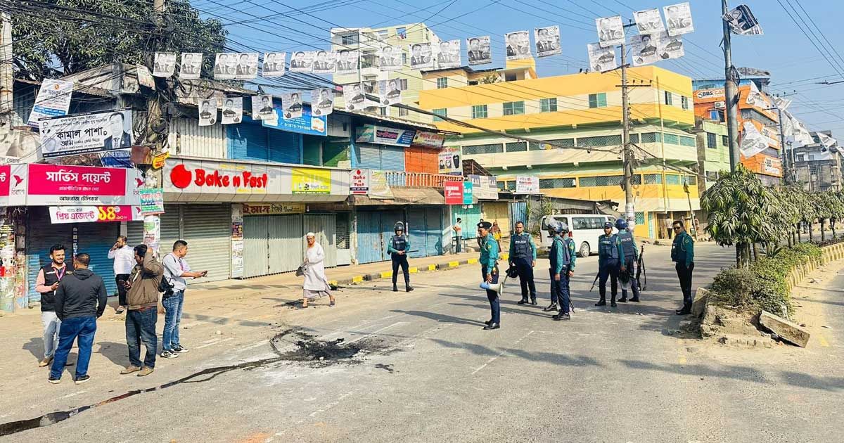 চট্টগ্রামে পুলিশকে ইট ছুড়েছে বিএনপি