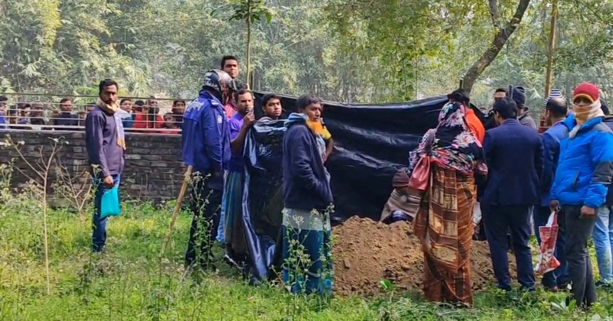 জমির-মালিকানার-দ্বন্দ্বে-৭-বছর-পর-মরদেহ-উত্তোলন
